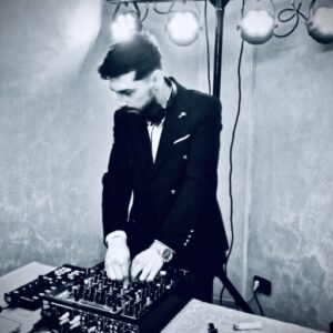 Deejay per feste private ed eventi - Alba